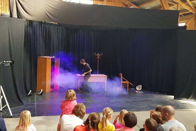 „Michael Zandl Zirkus“ verwandelte die Getreideaufbereitung zum zweiten Mal in eine Zirkusmanege.