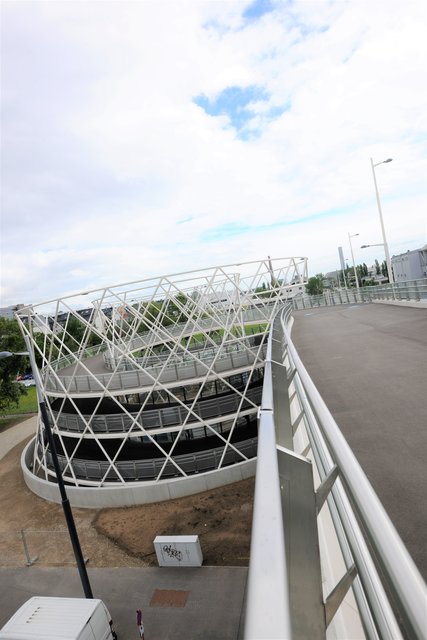 Die Südbahnhofbrücke: Dieser Teil ist für Fußgänger und Radfahrer reserviert. | Foto: Manfred Sebek