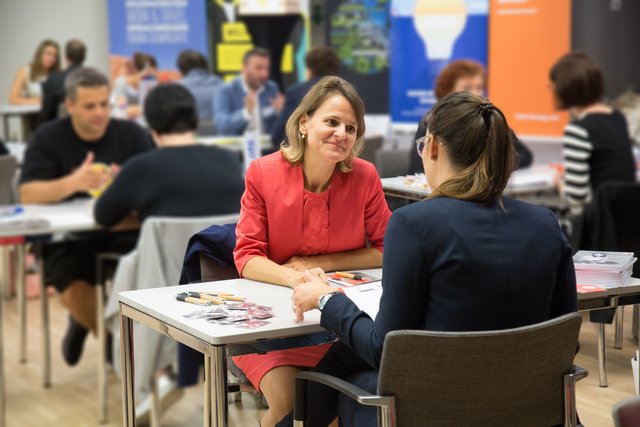 Doria Pfob steht den jungen Bewerbern zur Seite.