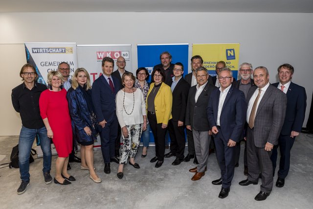 Alle Partner und Vortragende der 8. Regionalveranstaltung zu Wirtschaft 4.0 in NÖ.