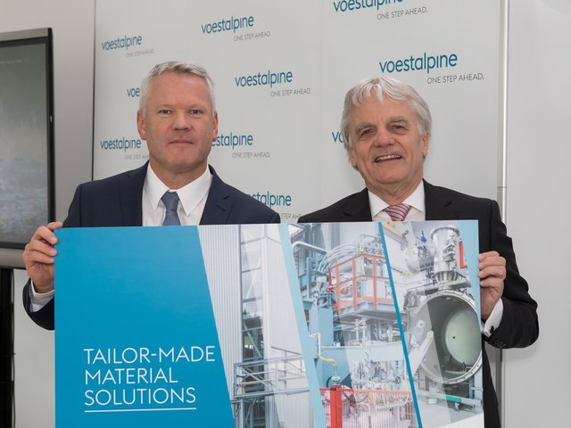 Eröffnung des "Technikums Metallurgie" der Metal Engineering Division mit Franz Kainersdorfer (li.) und Wolfgang Eder.