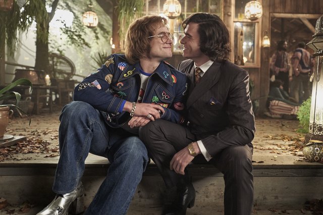 Wer sich schon immer für die Vita von Sir Elton John interessiert hat, sollte sich den Film "Rocketman" nicht entgehen lassen.