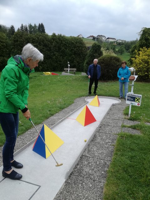 Sylvia Siegl beim Abschlag.