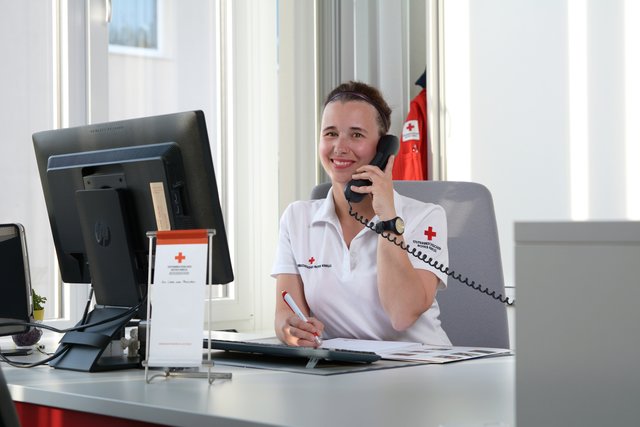 Sozialbegleiter wie Ulrike Strasser aus Micheldorf sind derzeit in vielen Bezirken in Oberösterreich im Einsatz.