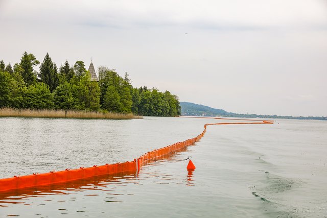 Auf einer Länge von ca. 1.100 Metern wurden Ölsperren errichtet | Foto: kk/FF Krumpendorf