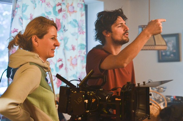Veronika Partenhauser (Kamerafrau) und Daniel Limmer bei der Arbeit.