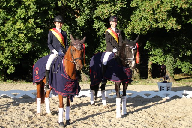 Lilli und Oskar Ochsenhofer holten in der Junior Team Competition mit dem Team Österreich Rang 2.