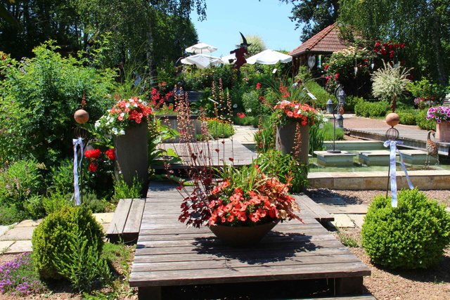 In voller Pracht und Blüte: Am 1. Juni wird der Kräutergarten zum Erlebnisparcours mit "Natur pur".
