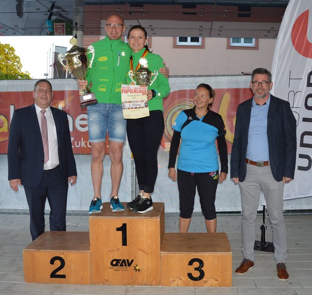 vlnr.: BGM Ing. Fritz Feichtinger, Stadtmeister Franz Trenzinger, Stadtmeisterin Daniela Schuller, Union-Obfrau Doris Schaubschläger, Sportreferent Dietmar Mottl