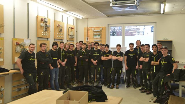 Die Lehrwerkstatt bei Elektro-Müller bietet den Lehrlingen die Möglichkeit theoretisch Erlernetes in die Praxis umzusetzen.