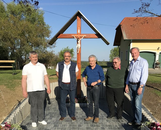 Stolz auf das gelungene Werk: Wilhelm Klanatsky, Ortsvorsteher Franz Hafner, Bgm. Wilhelm Pammer, Herbert Hafner und Ortsvorsteher Günter Berzkovics (von links).