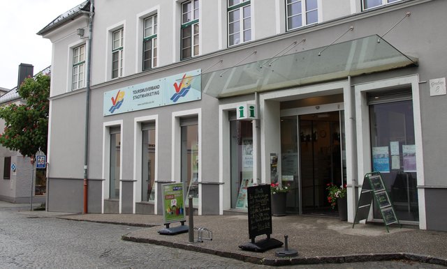 Im Tourismusbüro, das im ehemaligen Postgebäude untergebracht ist, soll ein Post-Partner eingerichtet werden.