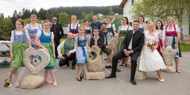 Sandler Models präsentierten Lederhose, Dirndl und Co am Kirtags-Catwalk.
