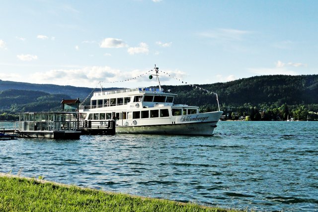 Mit der Wörthersee Schiff oder dem Postbus Shuttle bequem zum GTI Treffen 2019