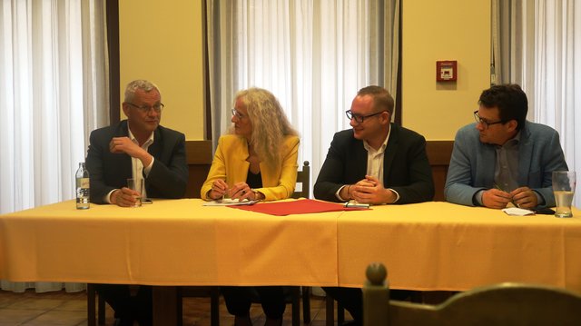 VP Obmann und Bürgermeister von Eisenstadt Thomas Steiner, IV-Geschäftsführerin Ingrid Puschautz-Meidl, FCG-Jugend-Bundesobmann Thomas Rack und der Bgm. von Badersdorf Daniel Ziniel waren Teilnehmer der Podiumsdiskussion