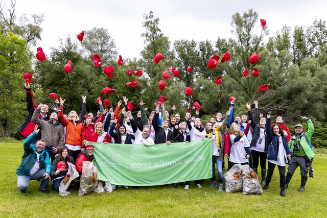 Coca-Cola packt auch selbst an: Clean Up Day im Nationalpark Donau-Auen