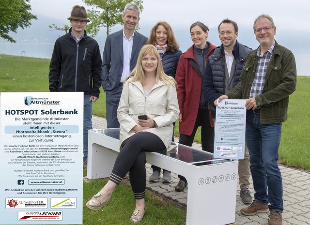 v.l.n.r. Norbert Schallmeiner (Gemeinde Altmünster), DI Horst Gaigg (Klima-und Energiemodellmanager), Bgmin. Elisabeth Feichtinger, Marianne Heidl und Verena Metzenrath (Tourismusbüro Altmünster), Wagner-Lipp Florian LLB.oec (Elektro Lechner), Josef Pesendorfer (Gemeinde Altmünster)