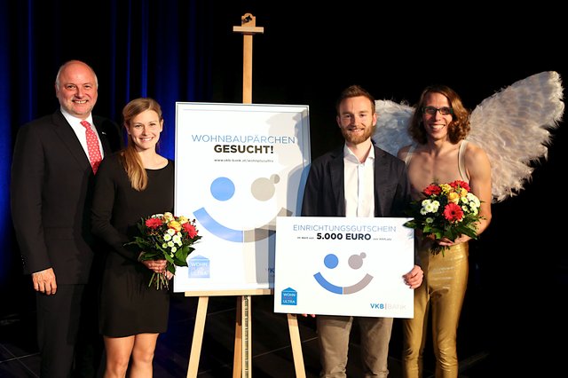 VKB-Vorstandsdirektor Alexander Seiler, das Wohnbaupärchen Kerstin Rockenschaub / Dimitri Wojakow, der „Blonde Engel“