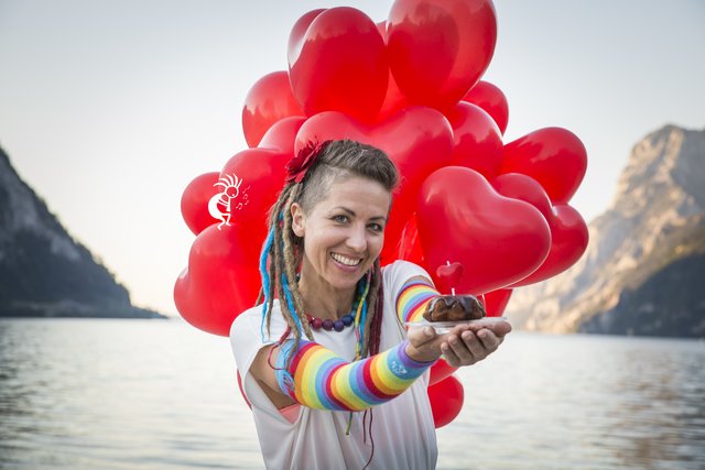 Mai Cocopelli gibt am 29. Juni beim BezirksRundschau-Familienfest eines ihrer legendären Mitmach-Konzerte.