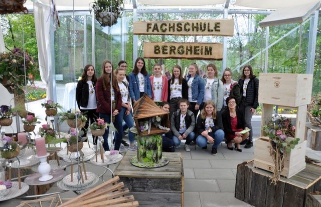 Die Schüler sind stolz auf ihre Sonderausstellung.