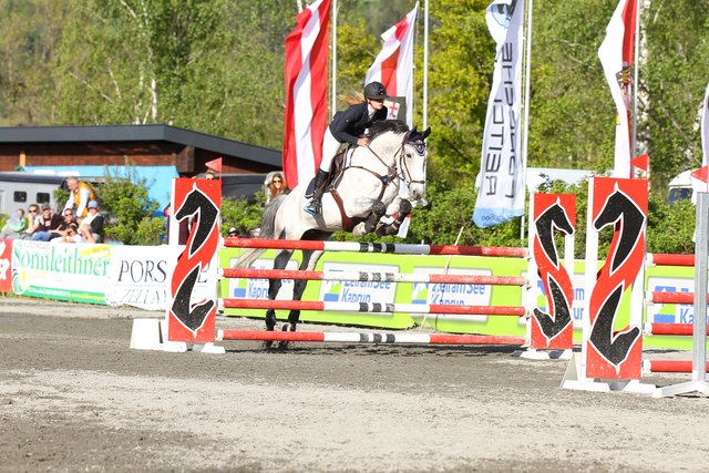 Christina Schultes auf Cortado.