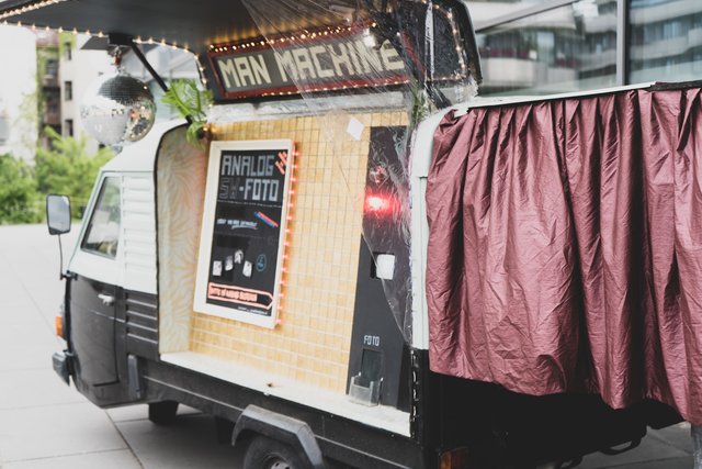 MAN MACHINE - Die lebende analoge Fotobox, Matthias Guido Braudisch | Foto: © Christian Steiner/IZ - Verein zur Förderung von Vielfalt, Dialog und Bildung, 2019 