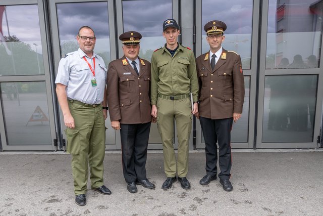 Hans-Peter Kastinger, Wolfgang Hufnagl, Daniel Egger und Landesbranddirektor-Stellvertreter Robert Mayer (v.l.).