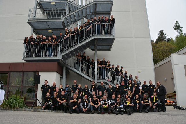 Über 380 Biker nahmen an der diesjährigen Chartity-Biketor "RollinToys – Biker helfen Kinder"-Tour teil