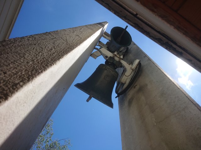 Symbolträchtig von genau 11:55 bis 12:00 läuteten die Glocken der Simmeringer Glaubenskirche  | Foto: Anja Kislinger-Lehmann