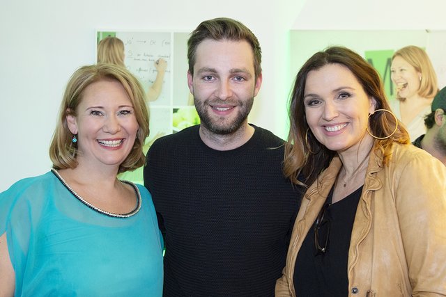Pamela Grün (l.) mit Josh und Barbara Karlich.
