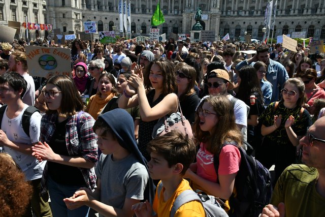 Laut Polizei demonstrierten 1.500 Schüler in der Innenstadt.