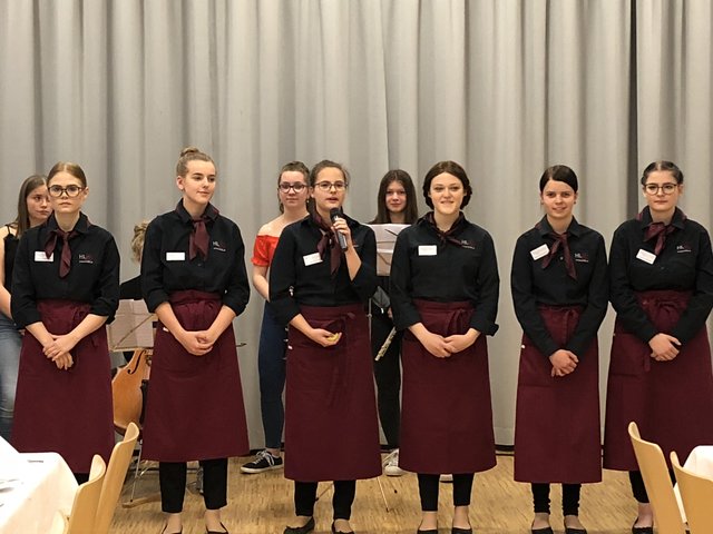 Das Service-Team am Freitag begrüßte die Gäste bei "Dinner & Music".