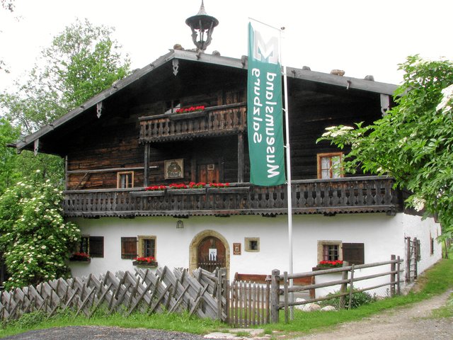 <f>Geschicktes Handwerk</f> und sehenswerte Kunst werden im Heimatmuseum präsentiert. Findet bei jeder Witterung statt.
