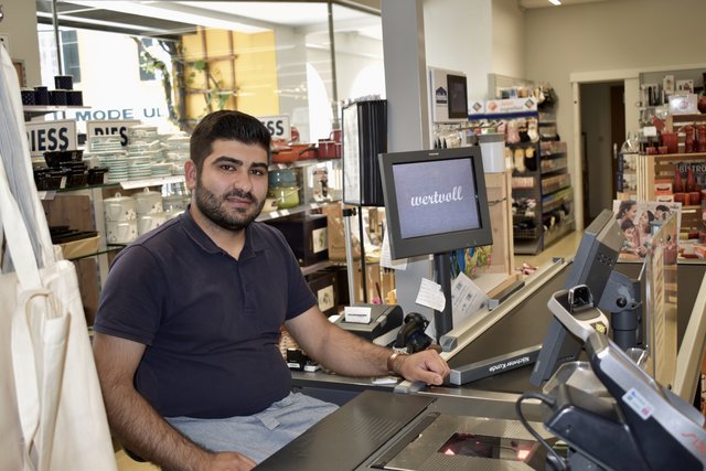 Auch an der Kassa hat Wased Rasouli schon seine Erfahrungen gemacht.
