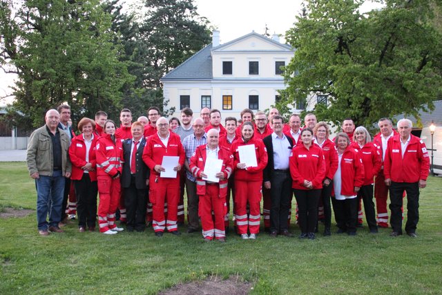 Zahlreiche Auszeichnungen bei den Hainfelder Rotkreuz-Mitgliedern.