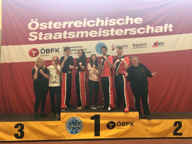 Wettkämpfer: Constantin Neswadba (3.v.li.), Christina Wittmann (4.v.li.), Georg Meiler (6.v.li.), Nikolaus Franzen (7.v.li.)