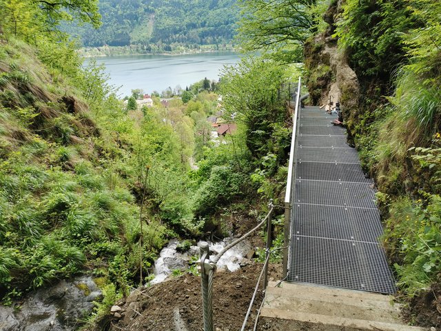 Wieder sicher erreichbar: Die beliebten Finsterbach Wasserfälle hoch über dem Ossiacher See.