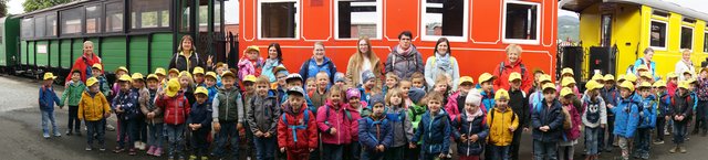 Die Kinder aus den vier Kindergartengruppen in St. Stefan ob Stainz hatten ihre helle Freude bei der Ausfahrt mit dem Flascherlzug.