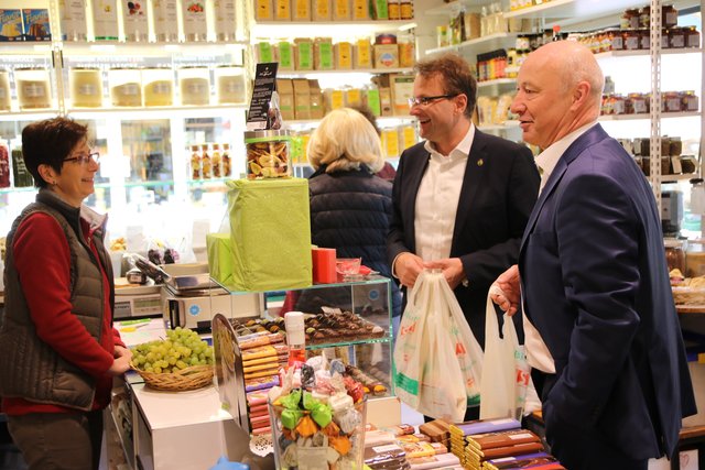 Hannes Heide am Südbahnhofmarkt. | Foto: SPÖ Linz
