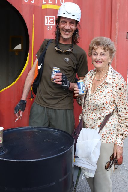 Harmonisches Zusammenleben von Hallischen Ureinwohnern und Kurzzeitgästen. 