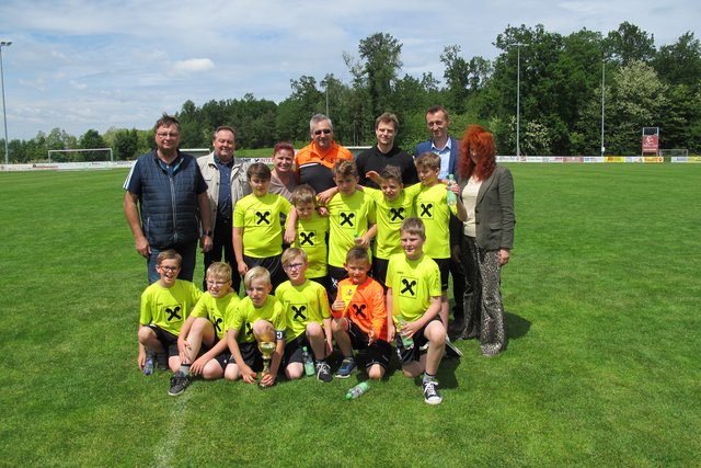 Die Mannschaft der Volksschule St. Martin an der Raab holte sich den Sieg beim Bezirksturnier zum vierten Mal in Folge.