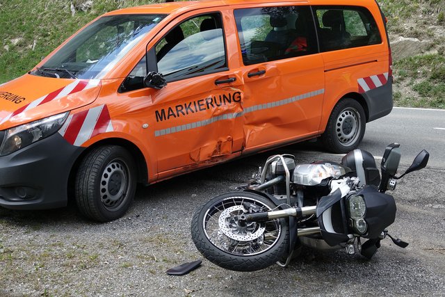 Der Biker aus Vorarlberg wurde bei dem Unfall unbestimmten Grades verletzt.