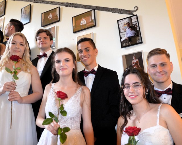 Begrüßung durch Johanna Wilscher, Stefan Peintler, Nina Maierbrugger, Christoph Gfrerer, Ivona Vladic und Christoph Brunner (v.li.)