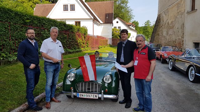 GGR Matthias Pilter, Bürgermeister Peter Buchner, GGR Georg Kabas und einer der Organisatoren.