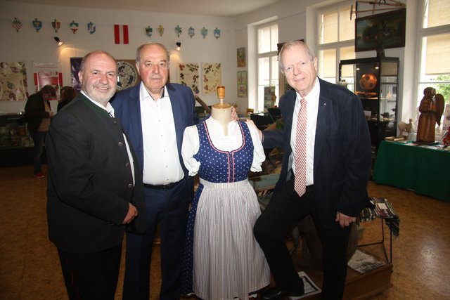 LAbg. Josef Balber, Wolfgang Stiawa, Bürgermeister Johann Miedl