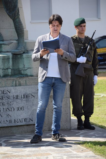 Buchautor Cristian Patres bei seinen Grußworten | Foto: Eigenes Werk