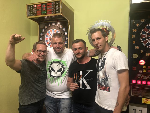 Hobbyspieler auf den ersten vier Plätzen: Martin Anwald (4.), Milorad Gavric (3.), Burim Shorra (1.) und Erwin Brunner (2.; von links)