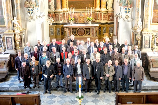 Im Anhang ein Gruppenbild vom Hermann-Treffen in der Spitalskirche in Innsbruck. 

 | Foto: Foto: Diözese Innsbruck/Hölbling