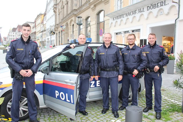 Motiviert und gut ausgebildet sorgen die "neuen" Polizisten in Steyr für Sicherheit: Michael, Karl, Hubert Kern, Tobias Infanger und Tobias Simmer (v. li.).