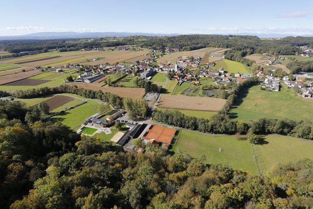 Landschaftliche Idylle und eine funktionierende Infrastruktur sorgen in St. Peter für perfekte Wohnqualität.